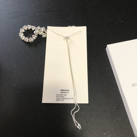 Sweet Mint Julep Necklace 7.  Size OS - Picture 2 of 2